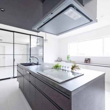 予算内で「高見え」させるコツ。プロが教える「お金をかける場所・抜く場所」の法則。