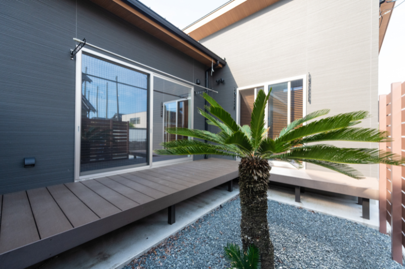 リビングとデッキがつながる家が、暮らしをどれだけ豊かにするのか